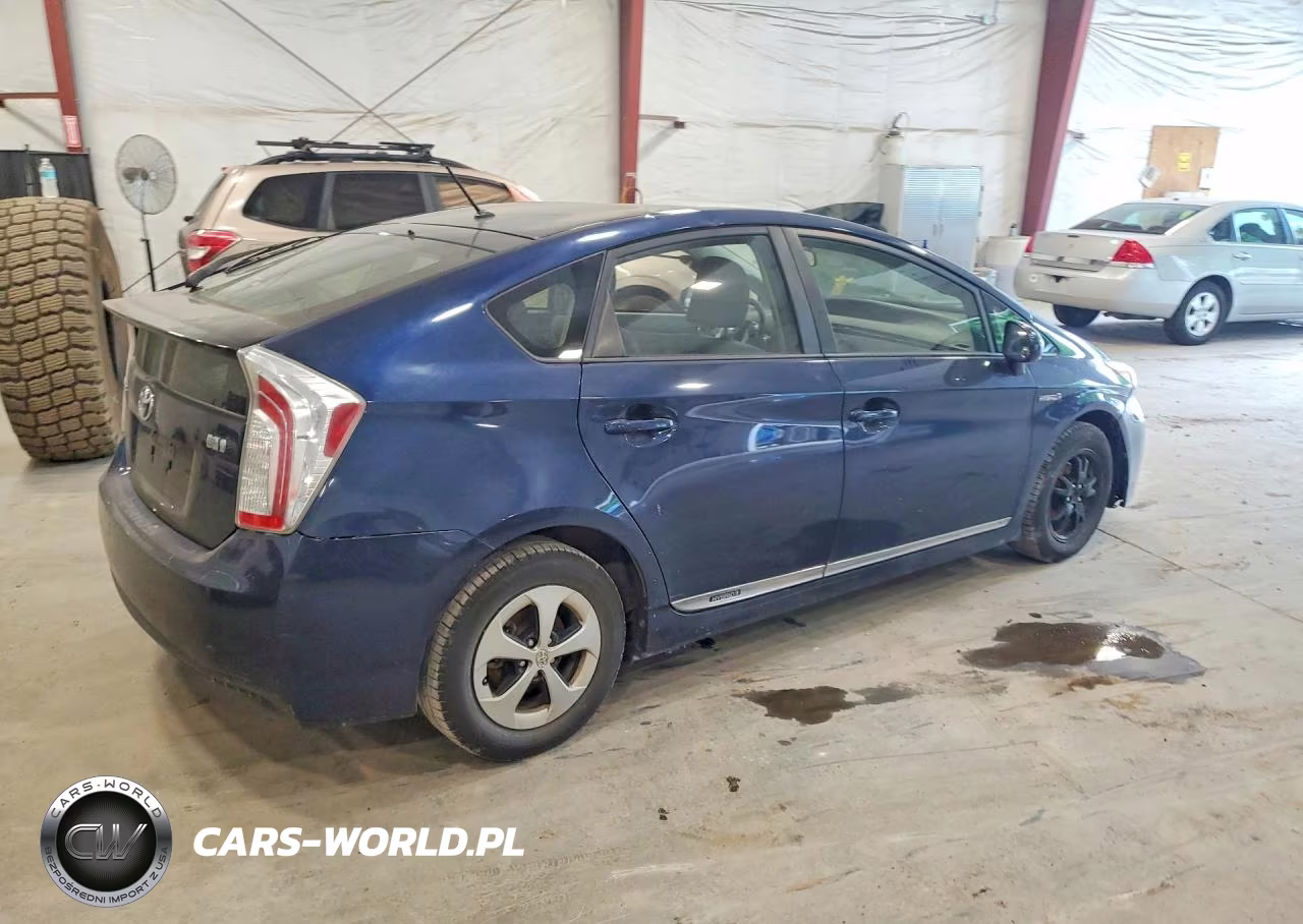 2014 Toyota Prius Two VIN:JTDKN3DU7E1803219 - 3