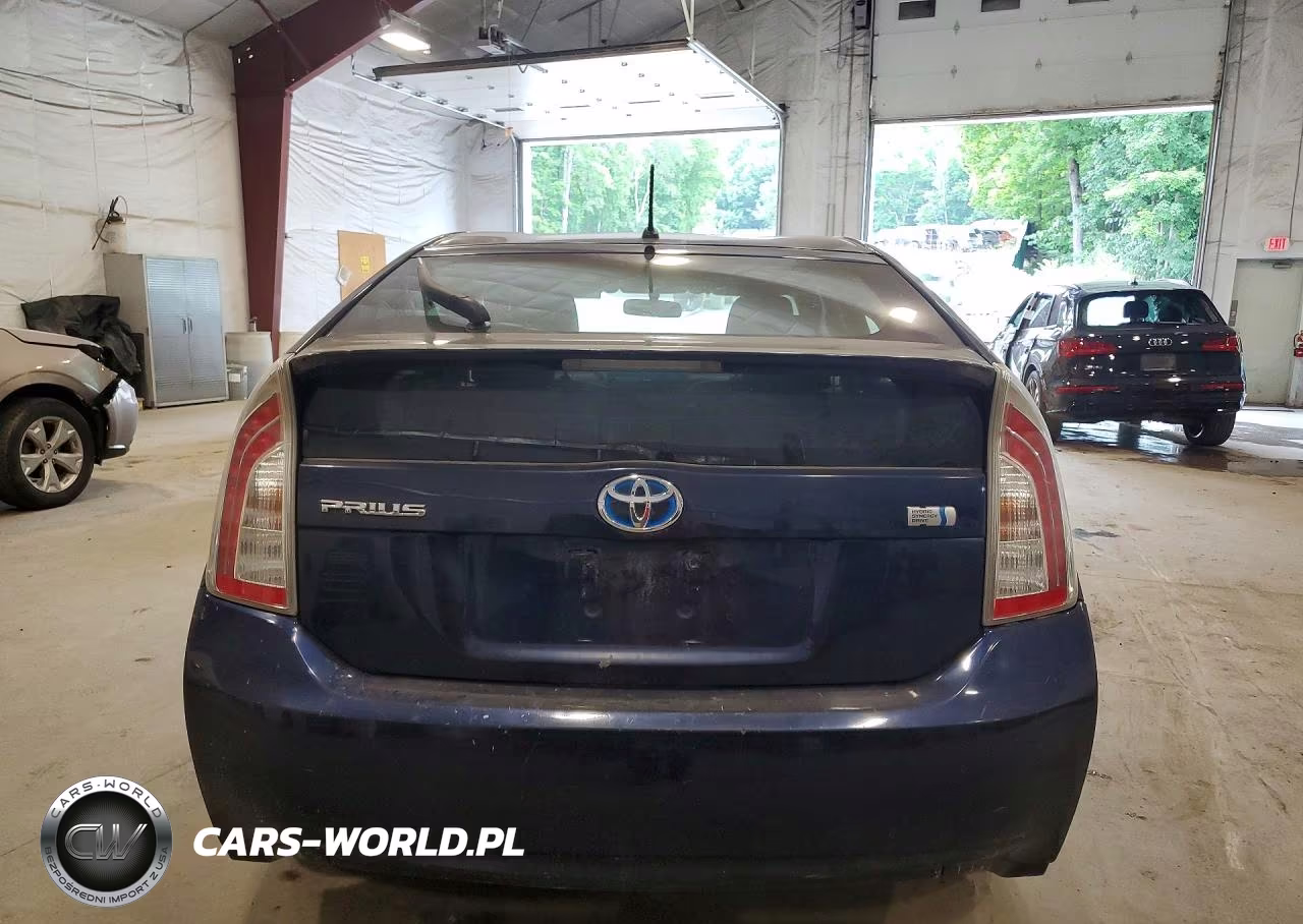 2014 Toyota Prius Two VIN:JTDKN3DU7E1803219 - 6