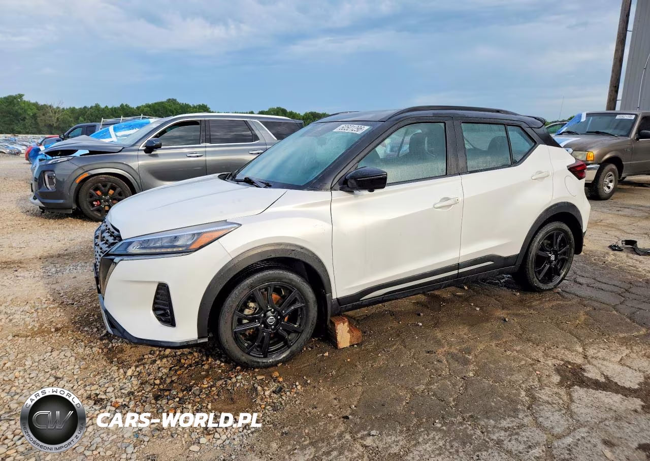 2021 Nissan Kicks Sr