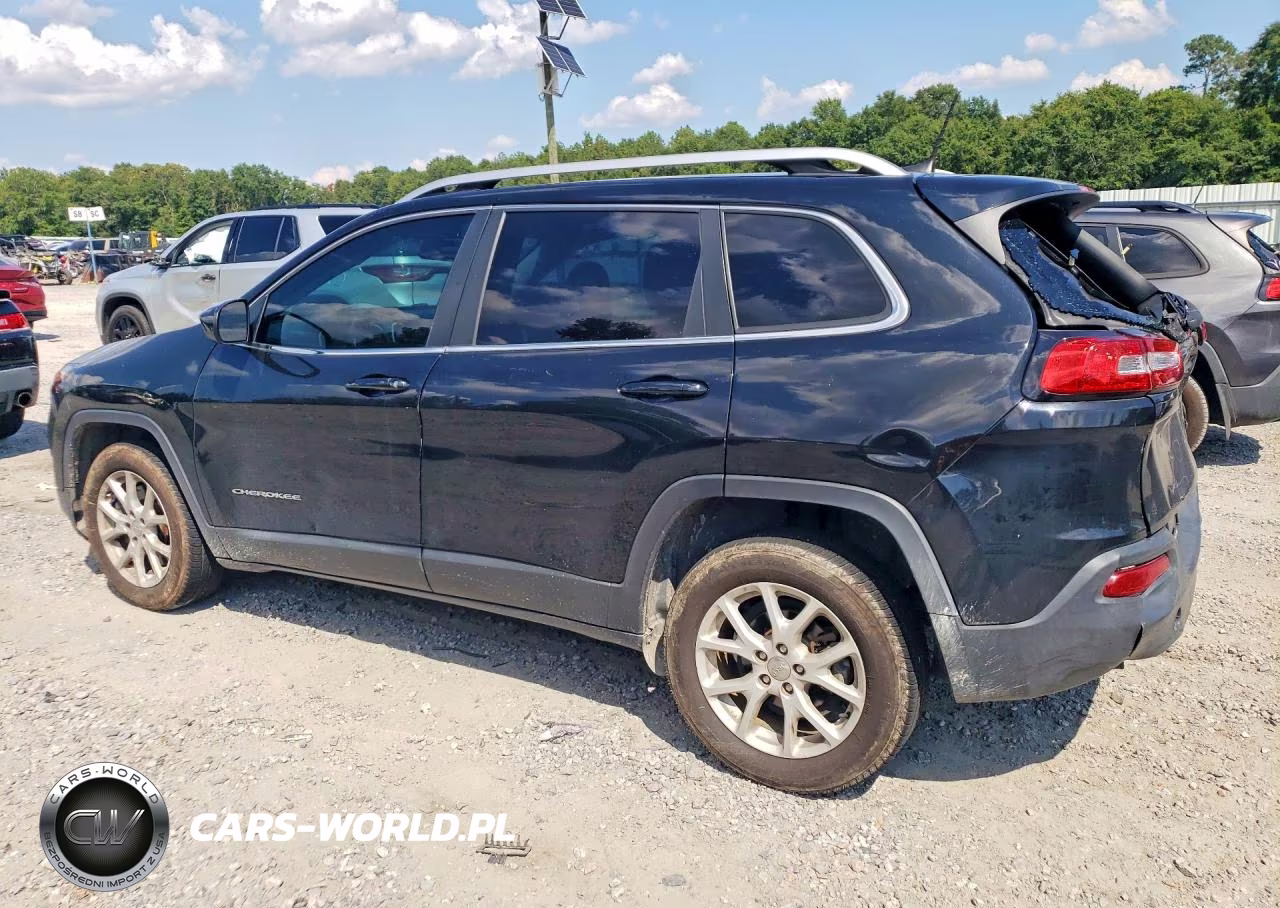 2018 Jeep Cherokee Latitude Plus VIN:1C4PJLLB1JD538789 - 2
