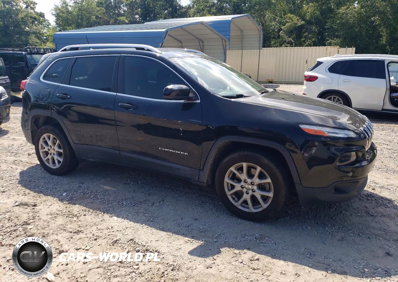 2018 Jeep Cherokee Latitude Plus VIN:1C4PJLLB1JD538789 - 4