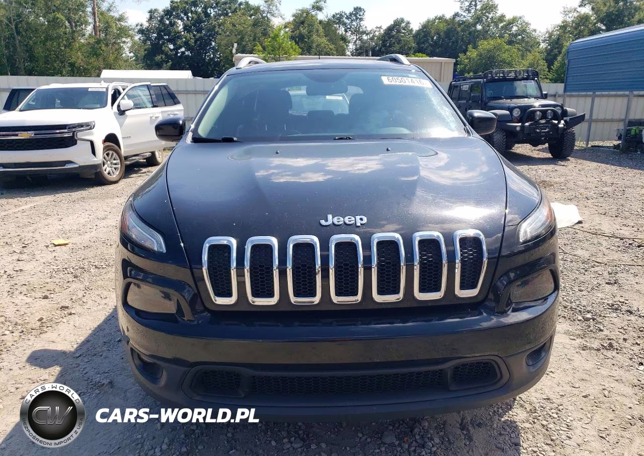 2018 Jeep Cherokee Latitude Plus VIN:1C4PJLLB1JD538789 - 5