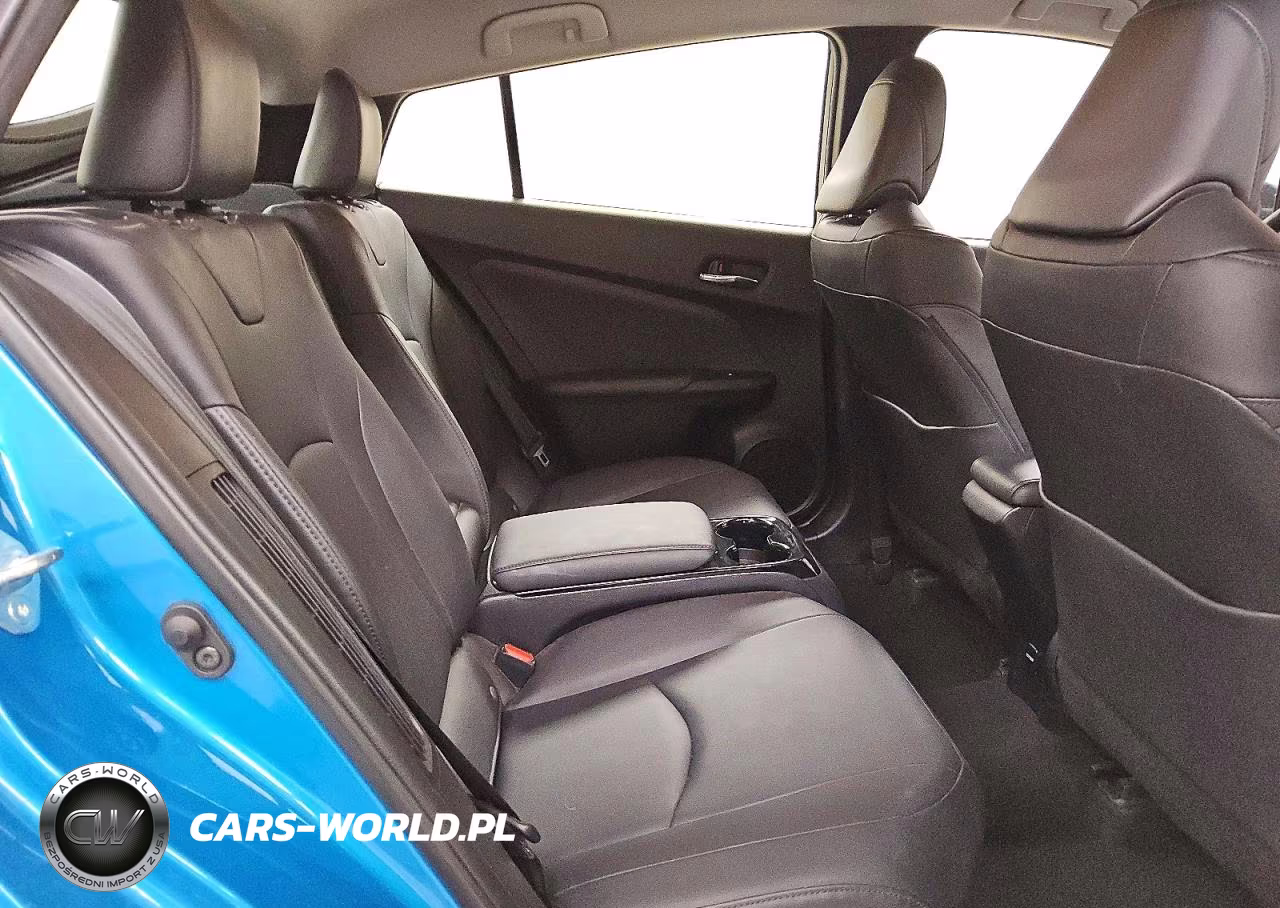 2018 Toyota Prius Prime Premium VIN:JTDKARFP4J3070714 - 10