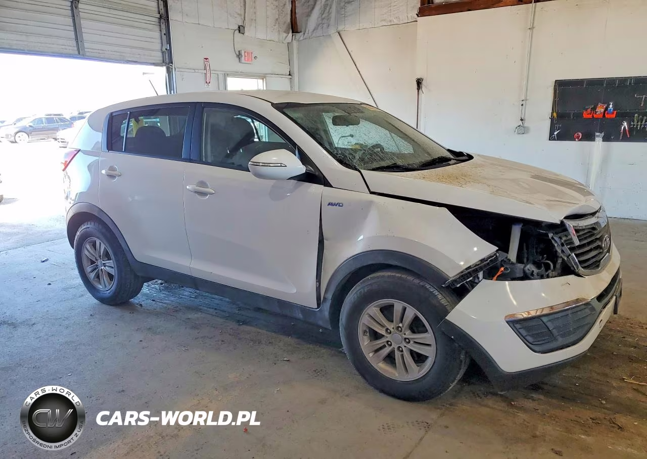 2011 Kia Sportage Lx VIN:KNDPBCA27B7075895 - 4