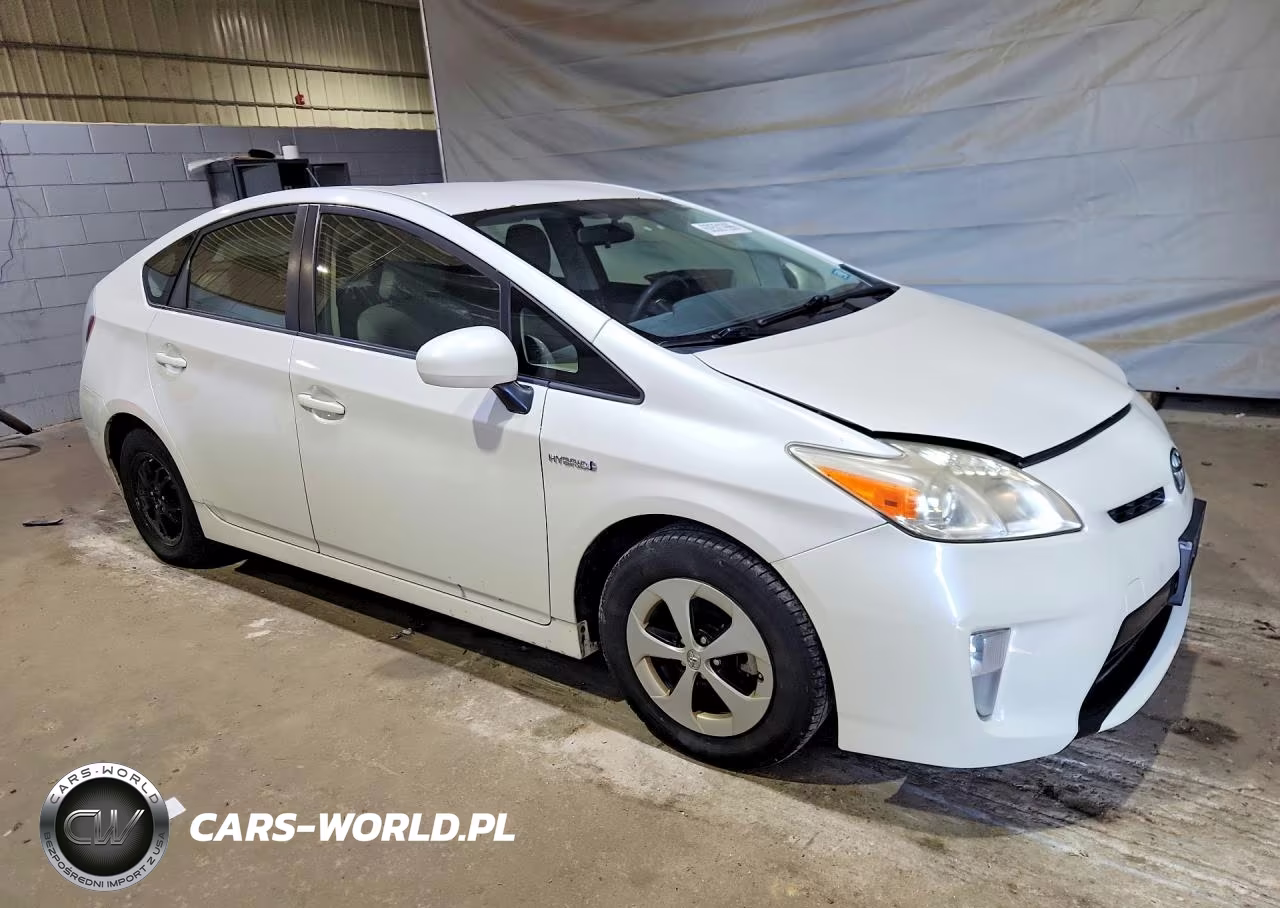 2014 Toyota Prius Two VIN:JTDKN3DU8E0360326 - 4