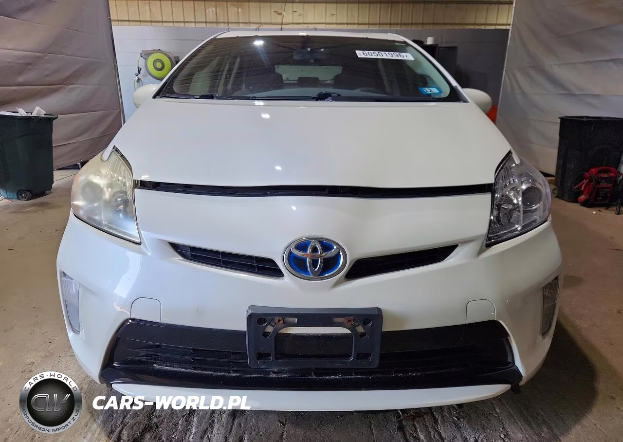 2014 Toyota Prius Two VIN:JTDKN3DU8E0360326 - 5