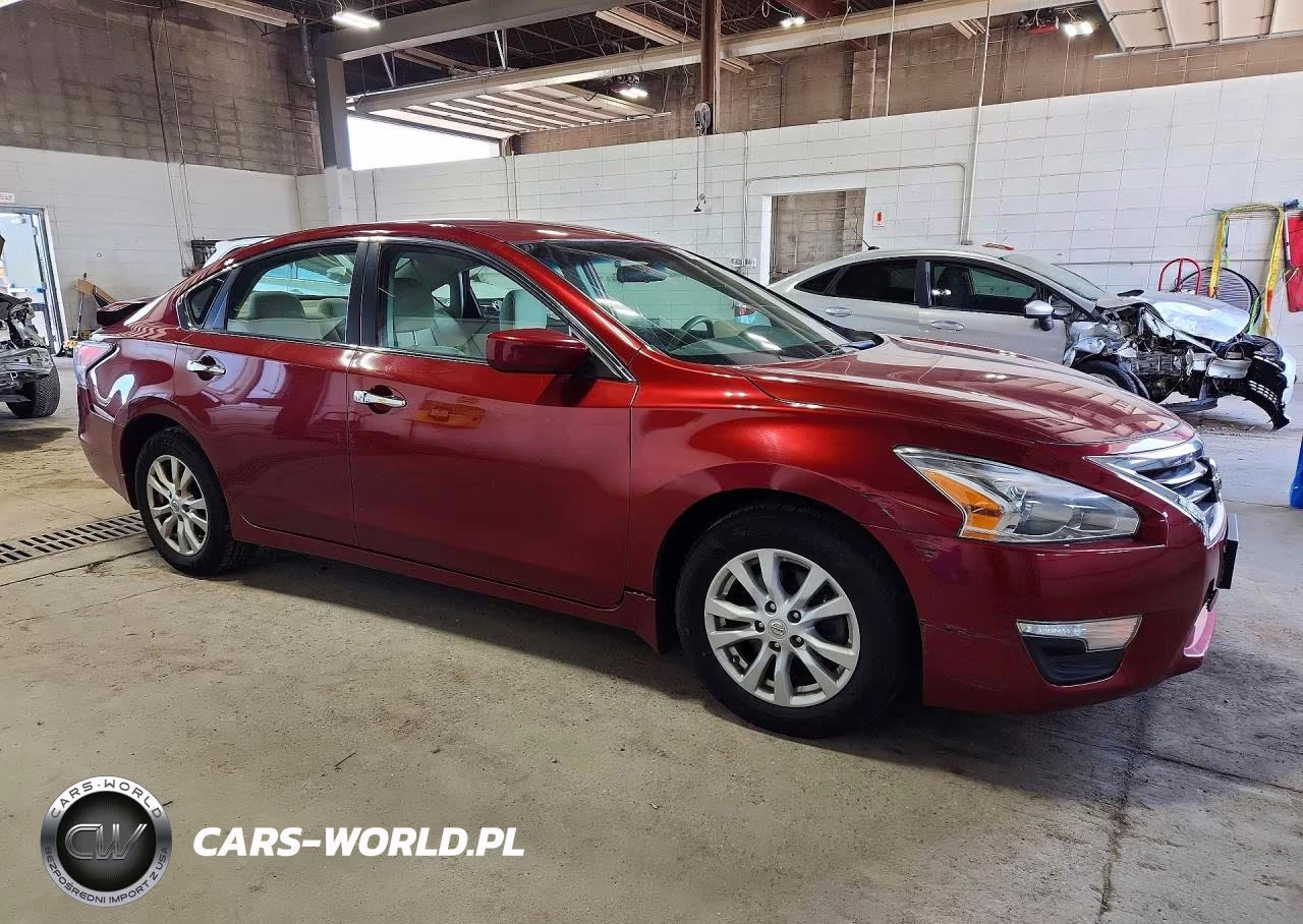 2014 Nissan Altima 2.5 S VIN:1N4AL3AP7EN261134 - 4