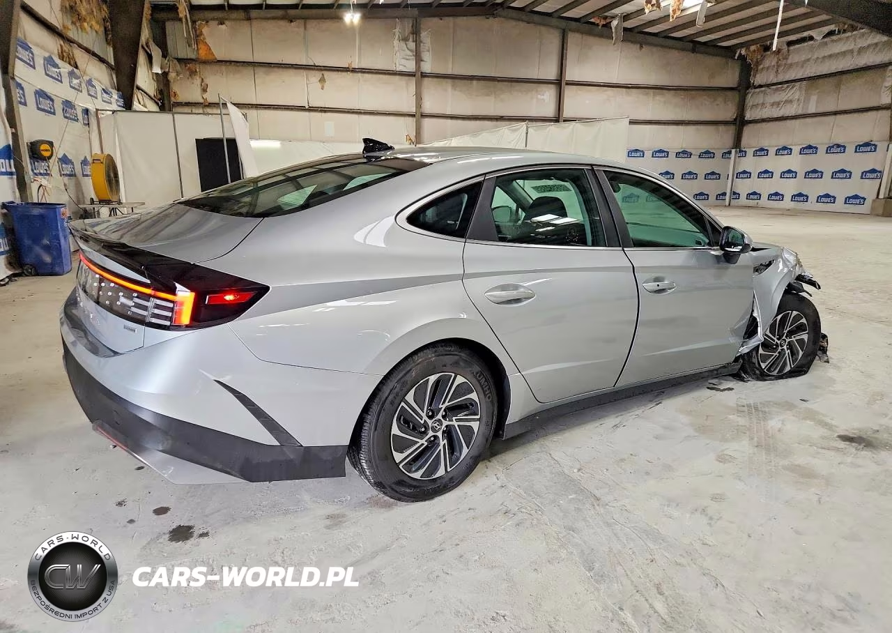 2026 Hyundai Sonata Hybrid Blue VIN:KMHL24JJ9TA147157 - 3