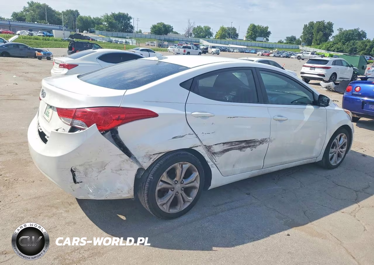 2013 Hyundai Elantra Gls VIN:5NPDH4AE5DH287131 - 3