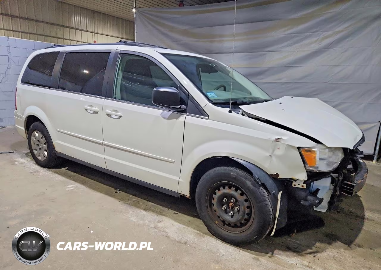 2010 Chrysler Town & Country Lx VIN:2A4RR4DE3AR344028 - 4