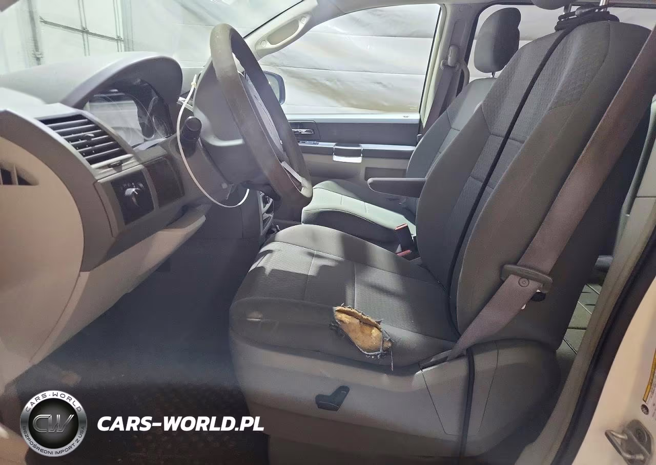 2010 Chrysler Town & Country Lx VIN:2A4RR4DE3AR344028 - 7