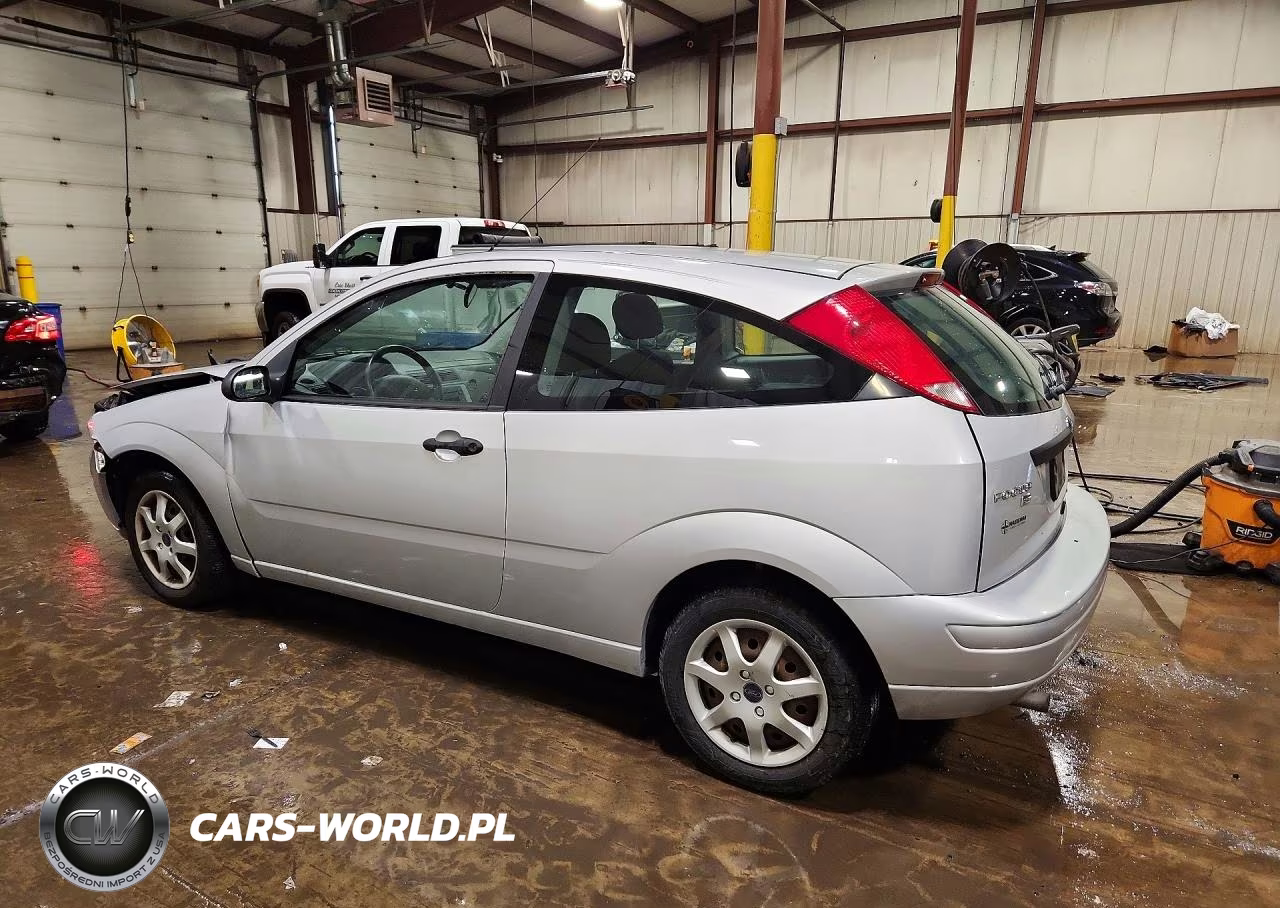 2005 Ford Focus Zx3 VIN:3FAFP31N15R129895 - 2
