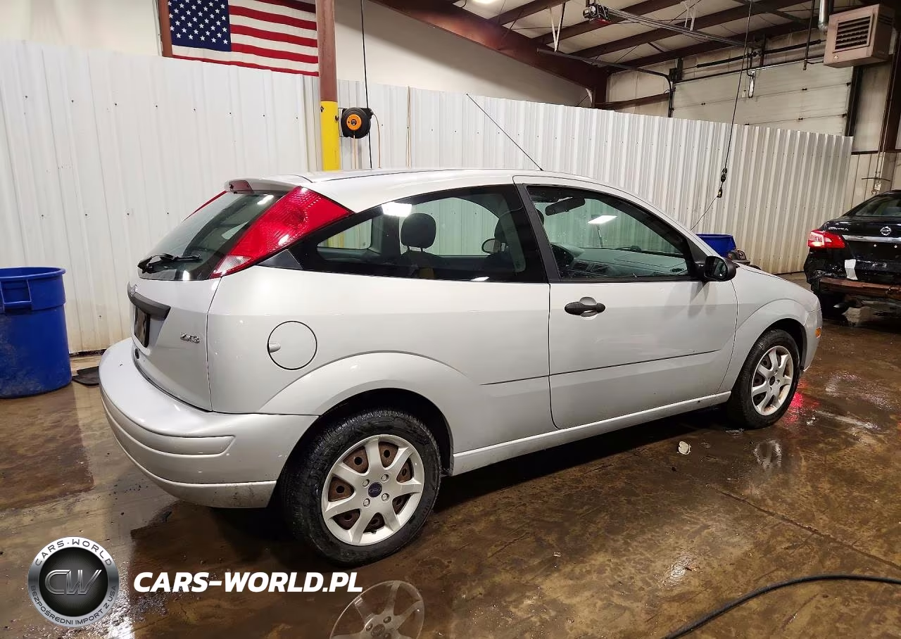 2005 Ford Focus Zx3 VIN:3FAFP31N15R129895 - 3