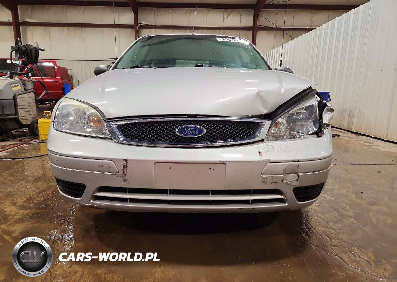 2005 Ford Focus Zx3 VIN:3FAFP31N15R129895 - 5