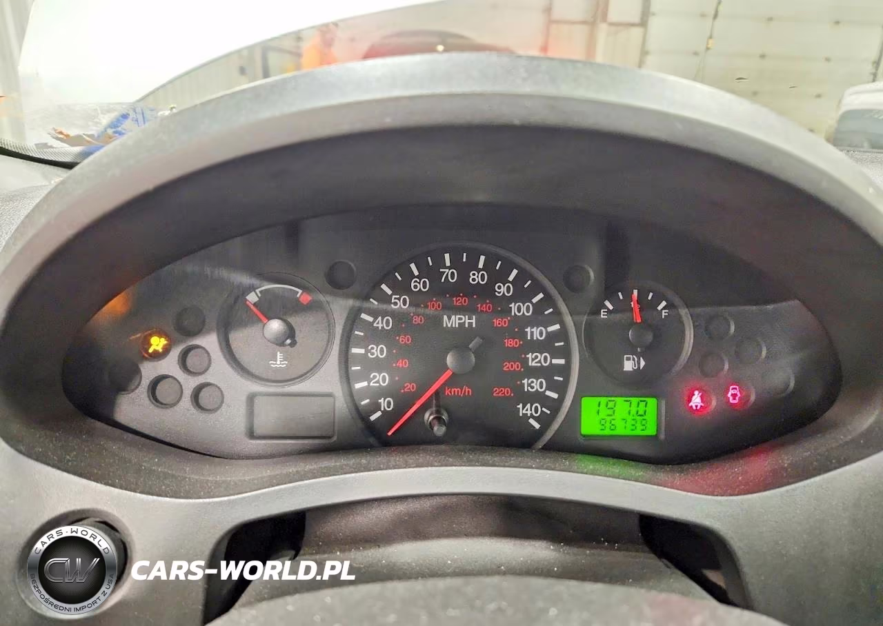2005 Ford Focus Zx3 VIN:3FAFP31N15R129895 - 9