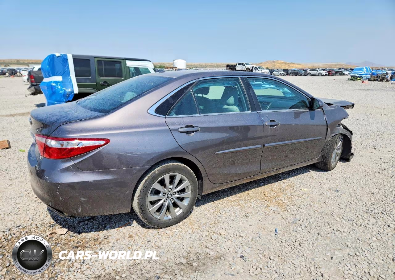 2015 Toyota Camry Xle VIN:4T4BF1FK7FR490641 - 3