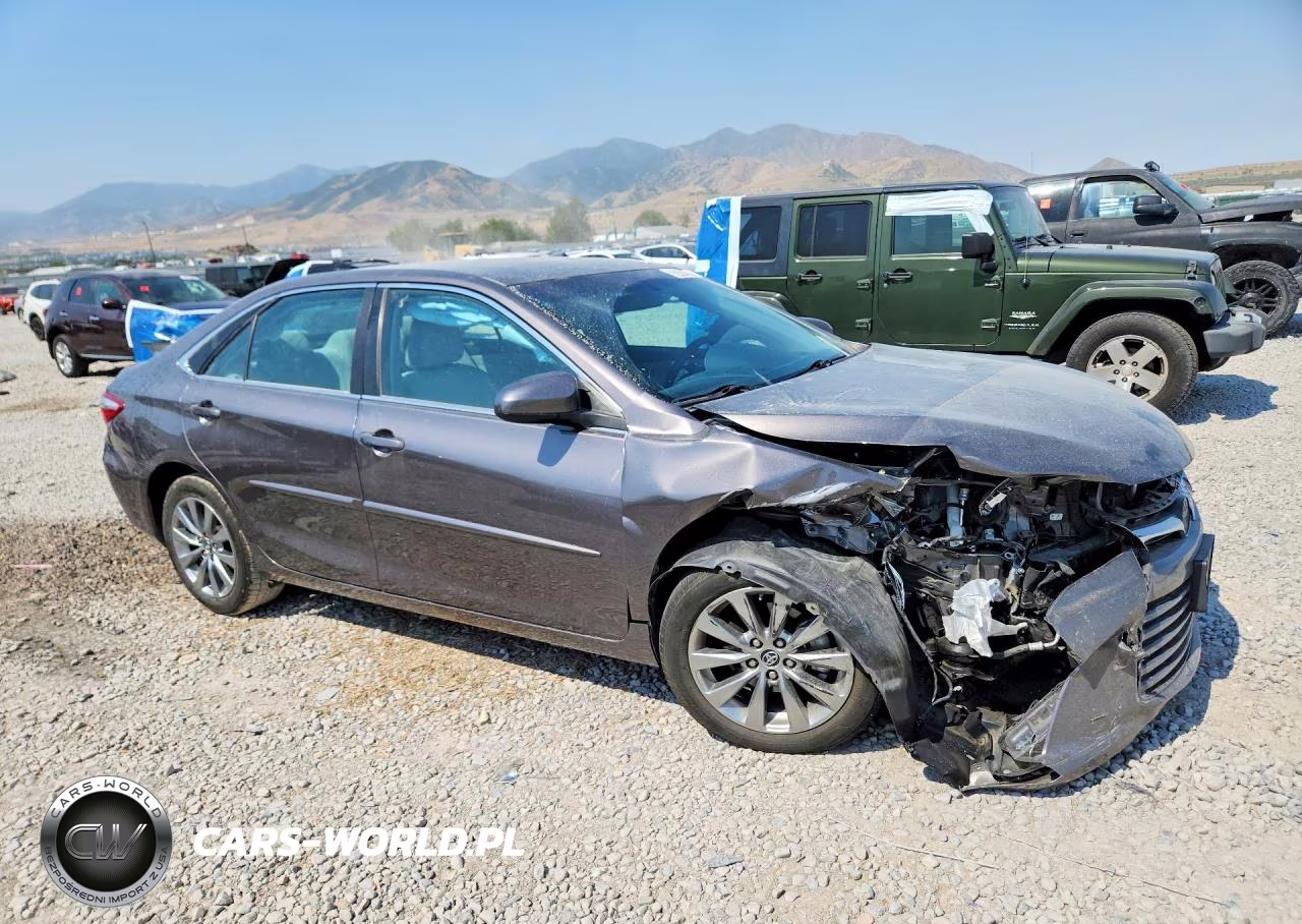 2015 Toyota Camry Xle VIN:4T4BF1FK7FR490641 - 4