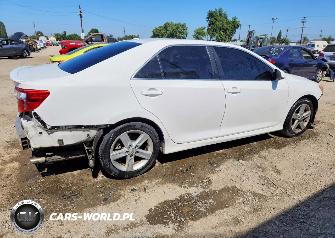 2014 Toyota Camry Se VIN:4T1BF1FK9EU760767 - 3