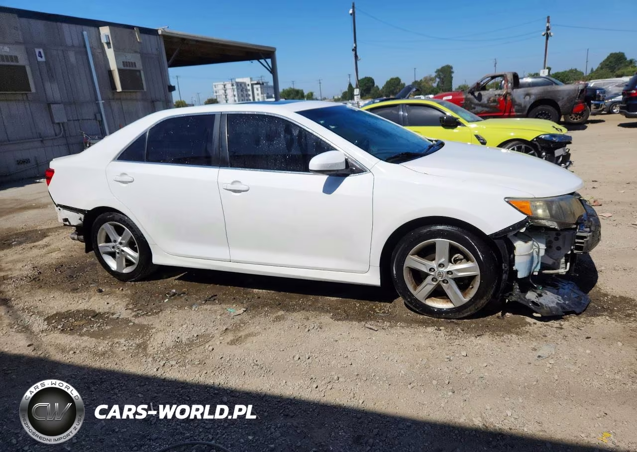 2014 Toyota Camry Se VIN:4T1BF1FK9EU760767 - 4