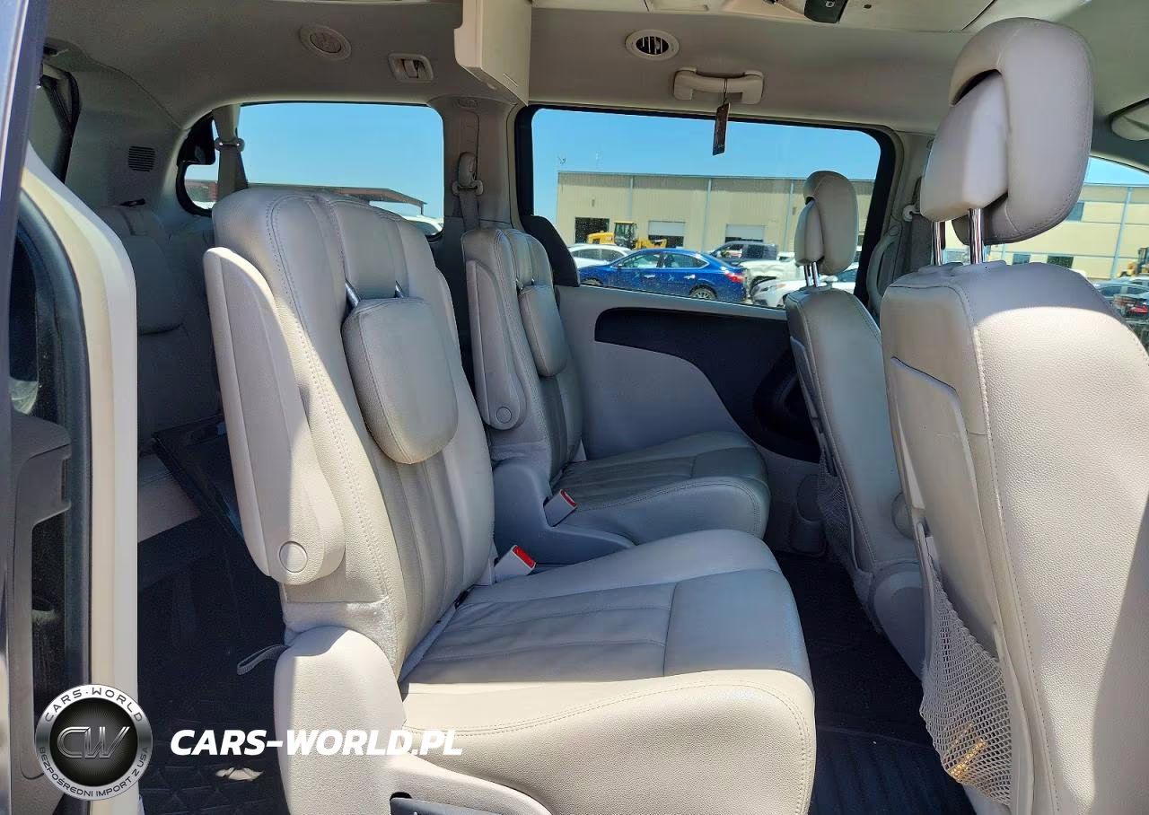 2013 Chrysler Town & Country Touring VIN:2C4RC1BG4DR594408 - 11