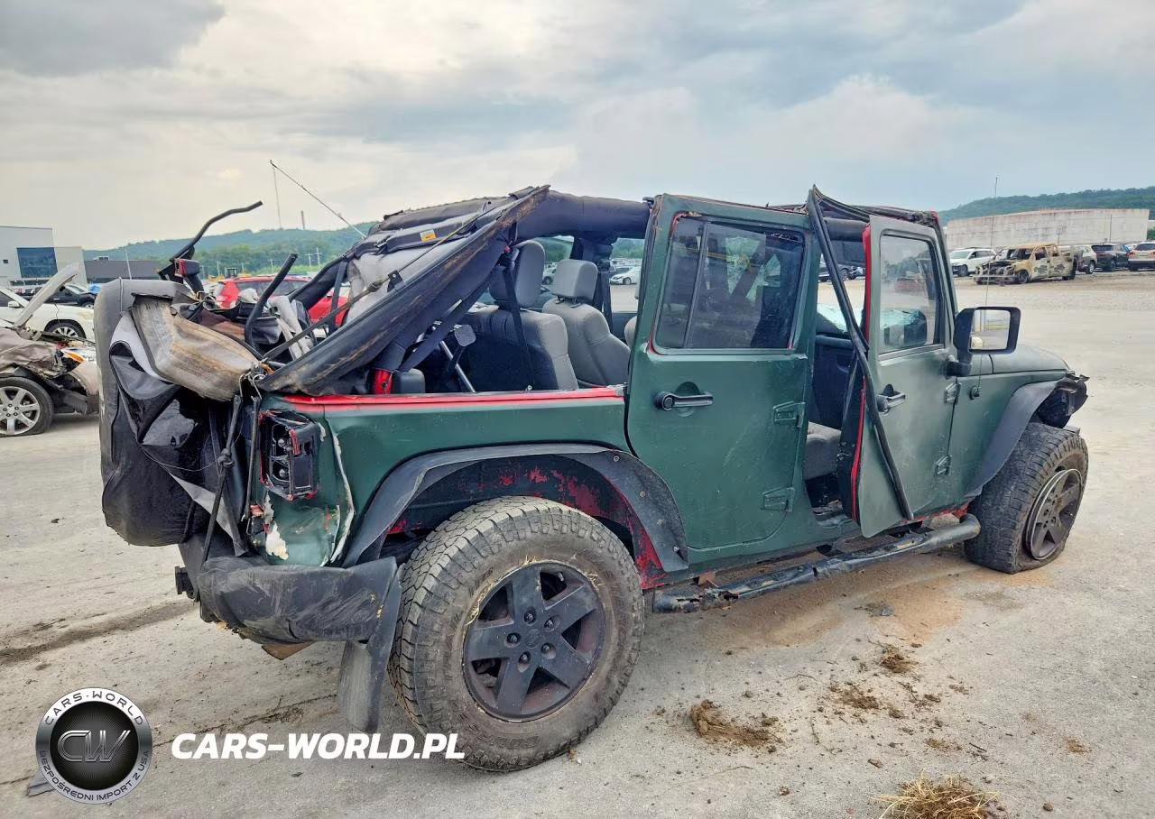 2010 Jeep Wrangler Unlimited Sport VIN:1J4BA3H12AL152456 - 3