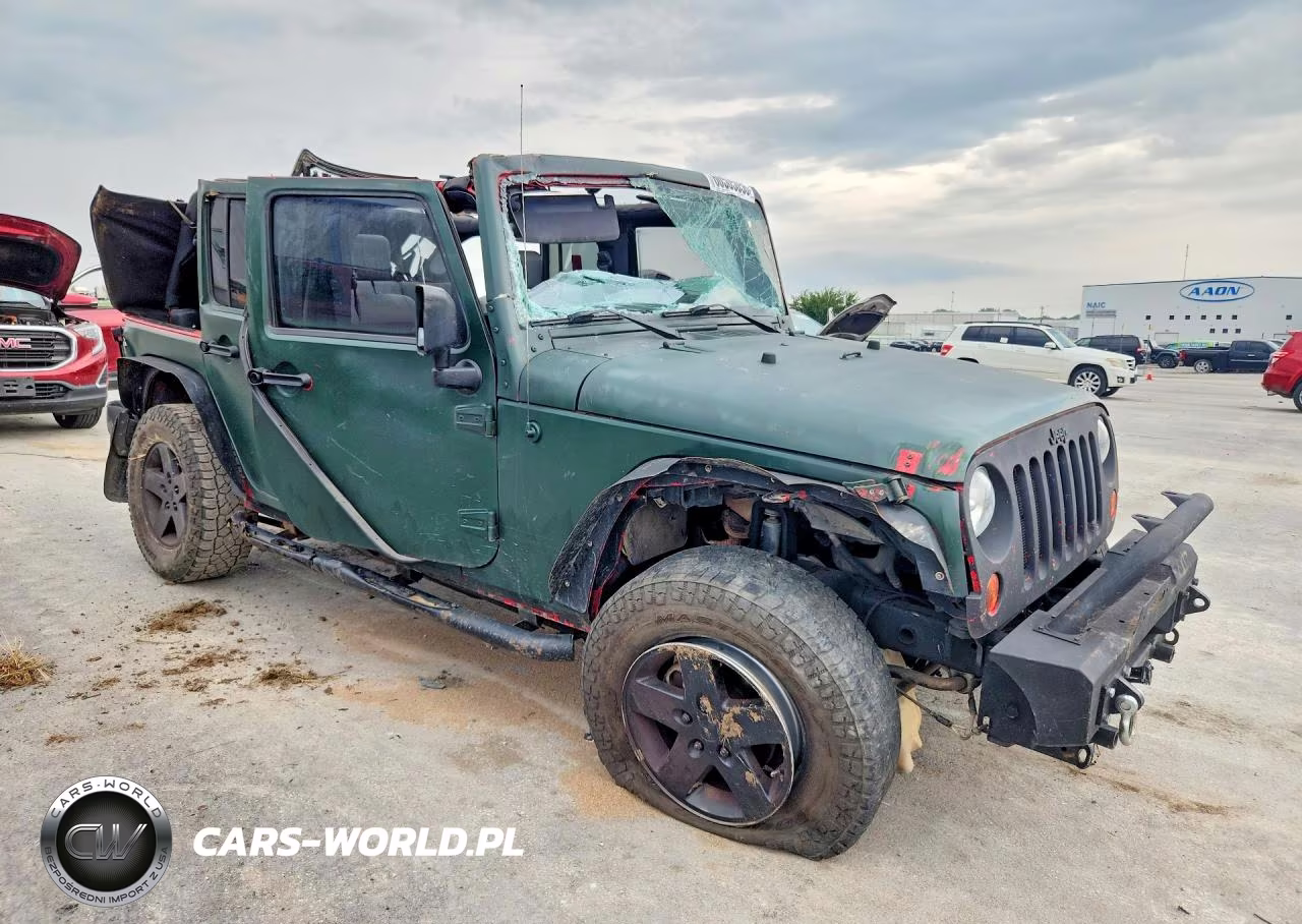 2010 Jeep Wrangler Unlimited Sport VIN:1J4BA3H12AL152456 - 4