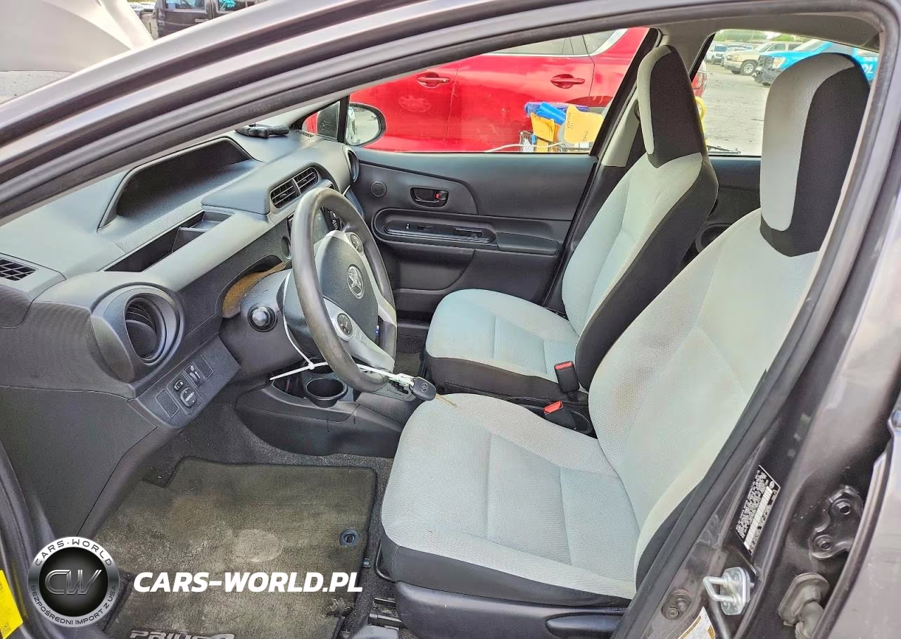 2015 Toyota Prius C One VIN:JTDKDTB38F1586214 - 7