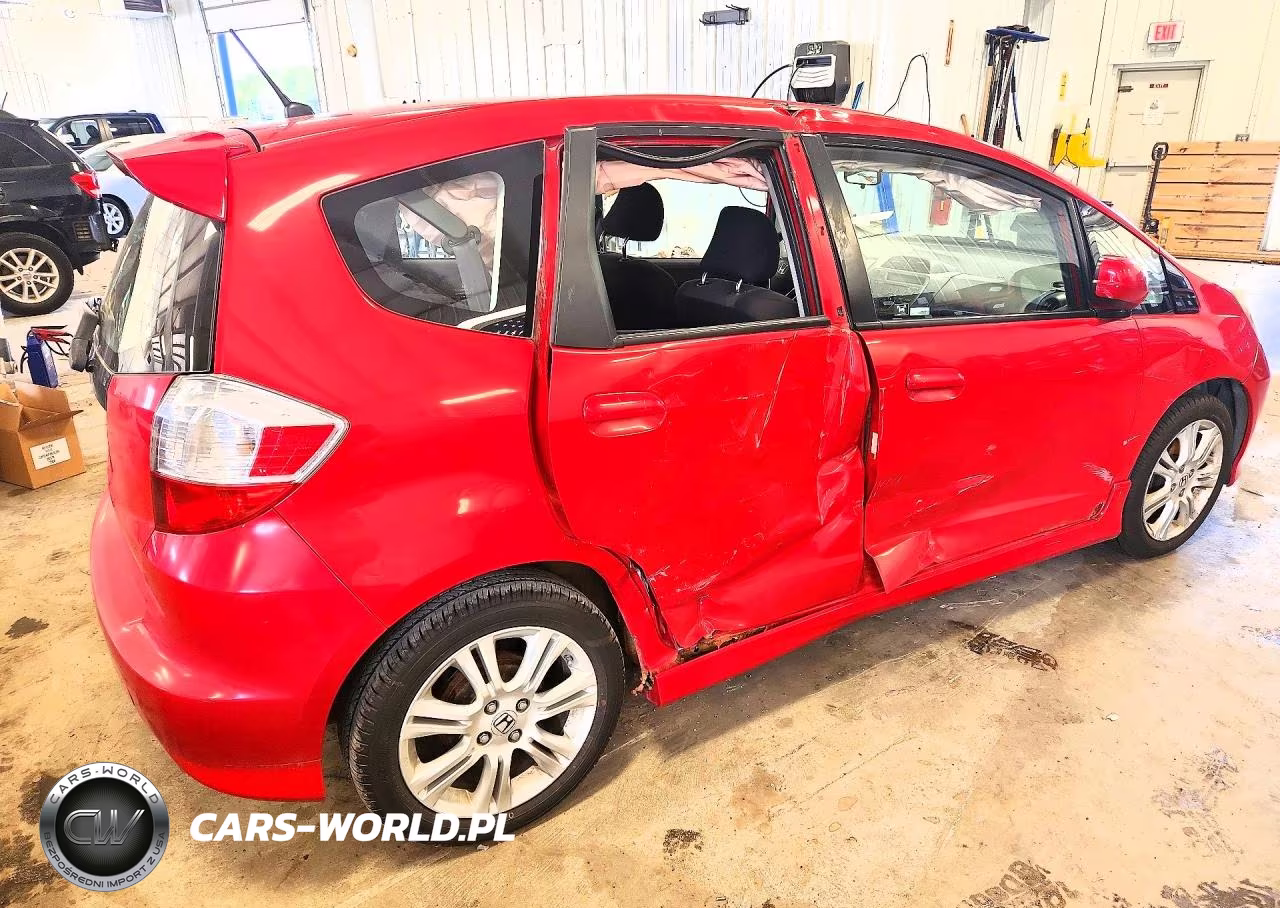 2010 Honda Fit Sport VIN:JHMGE8H48AC029427 - 3