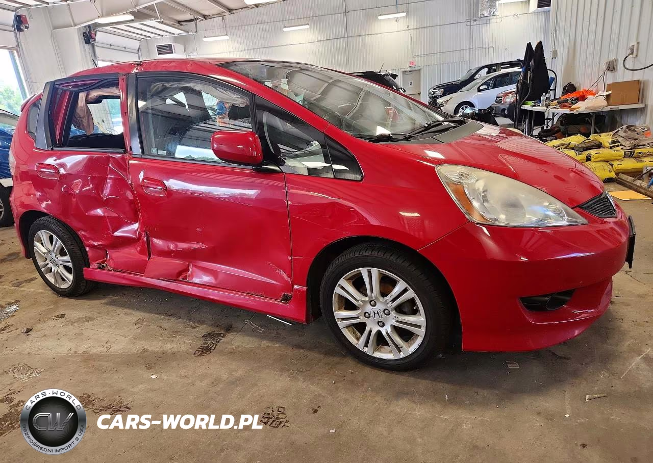 2010 Honda Fit Sport VIN:JHMGE8H48AC029427 - 4