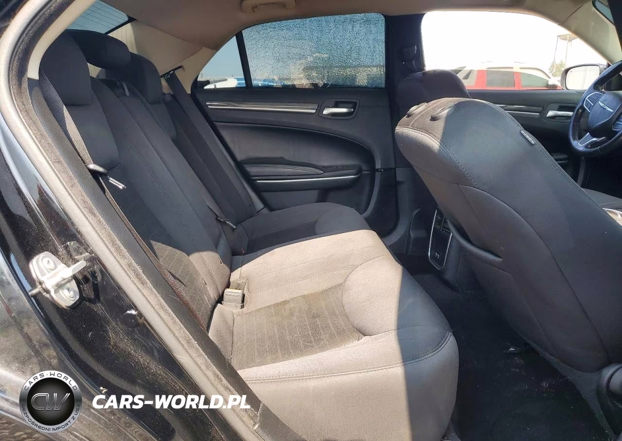 2020 Chrysler 300 Touring VIN:2C3CCAAGXLH217369 - 10