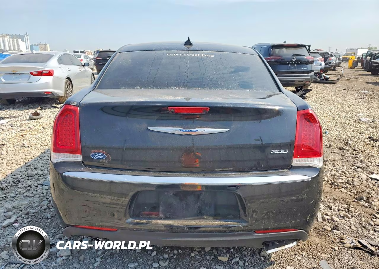 2020 Chrysler 300 Touring VIN:2C3CCAAGXLH217369 - 6