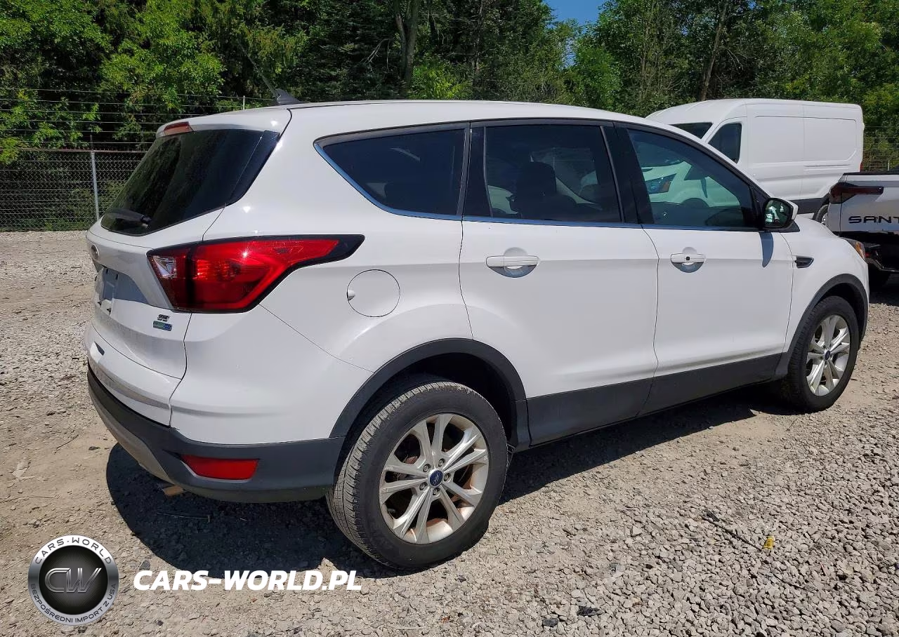 2019 Ford Escape Se VIN:1FMCU9GD1KUA14656 - 3