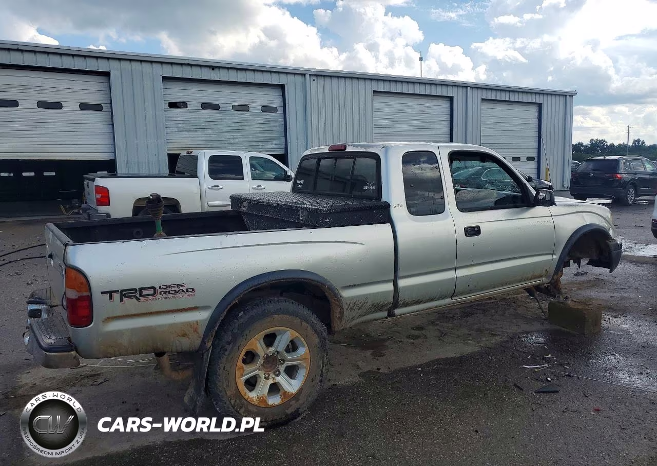 2000 Toyota Tacoma Xtracab VIN:4TAWN72N2YZ661920 - 3