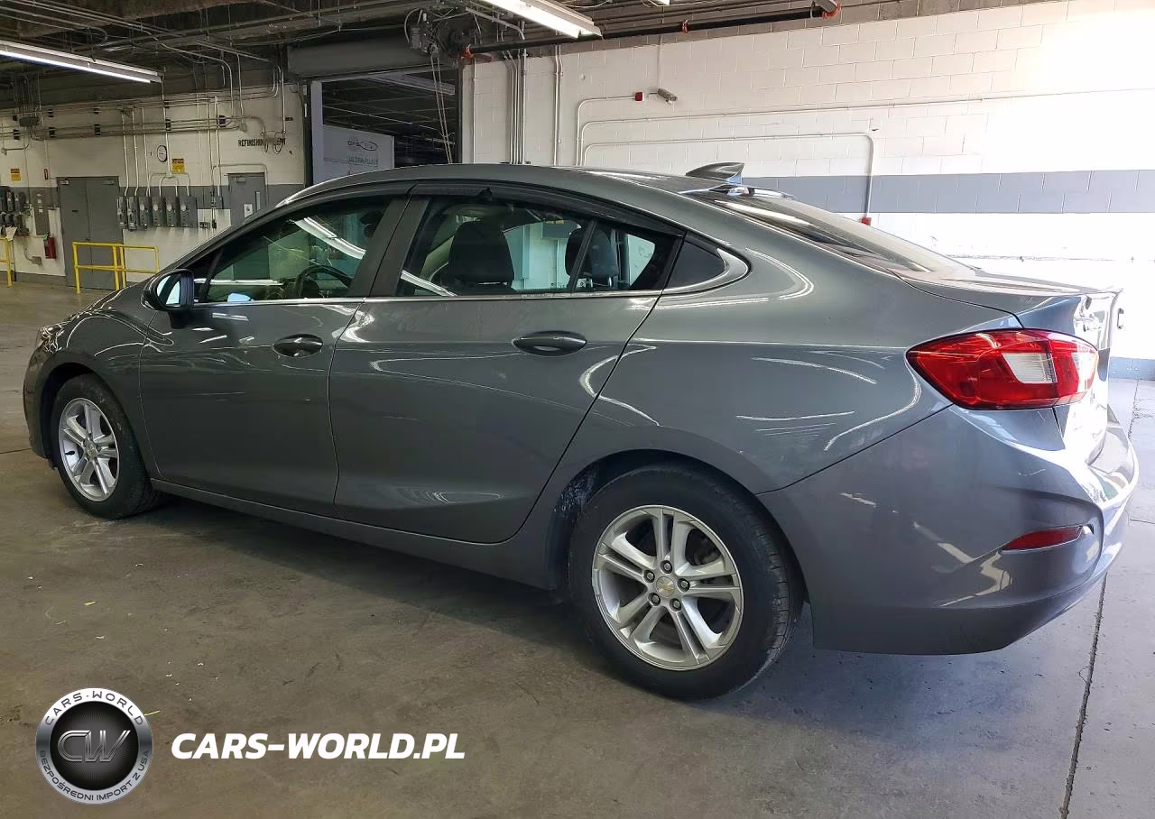 2018 Chevrolet Cruze Lt VIN:1G1BE5SM1J7243308 - 2