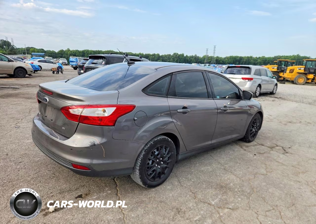 2012 Ford Focus Se VIN:1FAHP3F29CL193766 - 3
