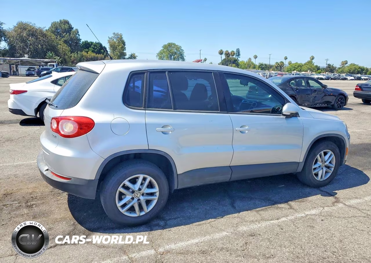 2011 Volkswagen Tiguan S VIN:WVGAV7AX4BW538268 - 3