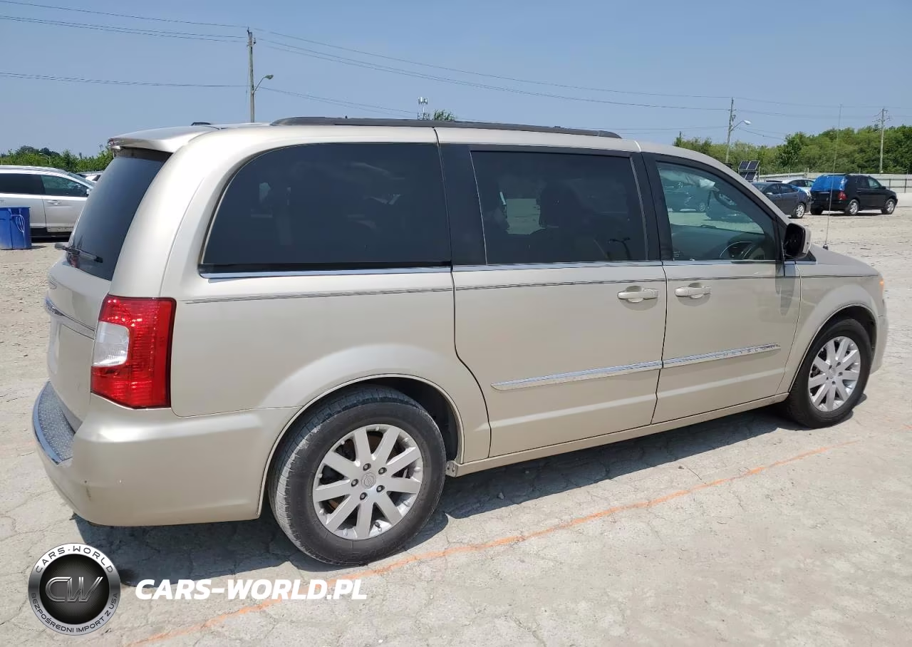 2015 Chrysler Town & Country Touring VIN:2C4RC1BG7FR565214 - 3