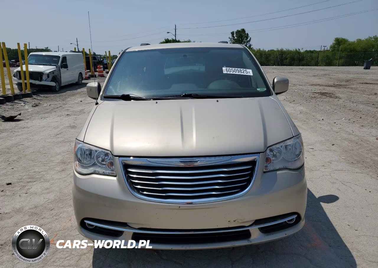 2015 Chrysler Town & Country Touring VIN:2C4RC1BG7FR565214 - 5