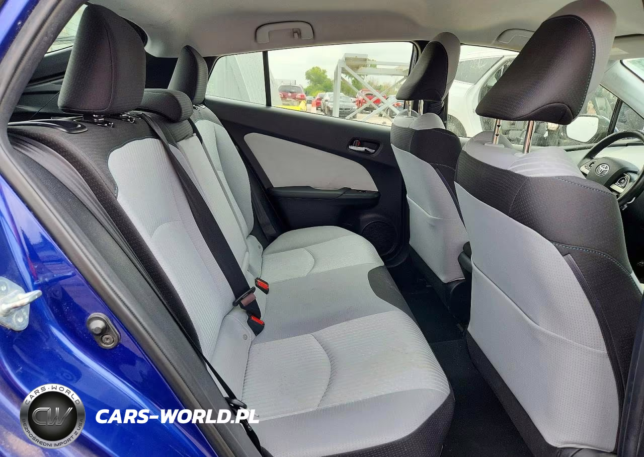 2016 Toyota Prius Three VIN:JTDKARFU3G3508573 - 10