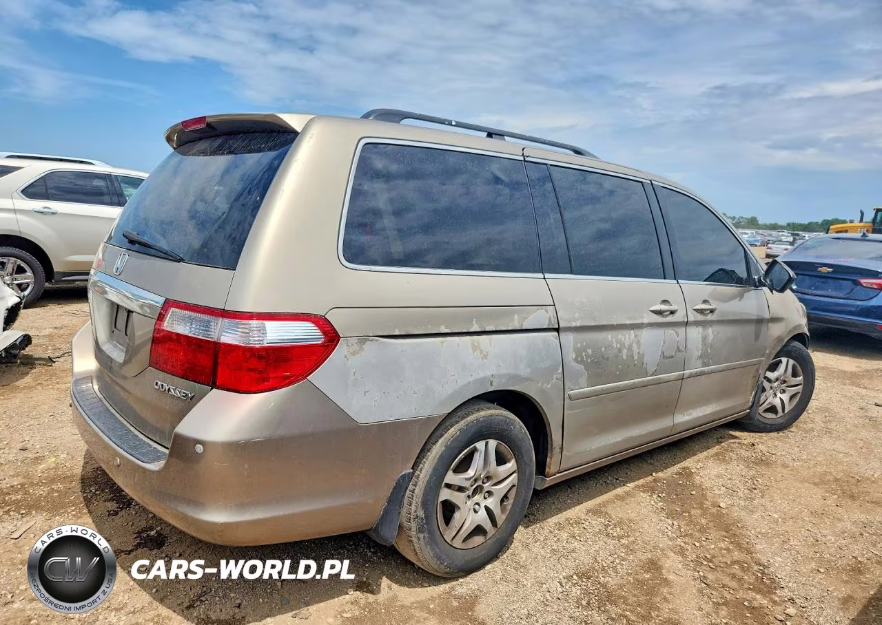 2005 Honda Odyssey Touring VIN:5FNRL38875B012858 - 3