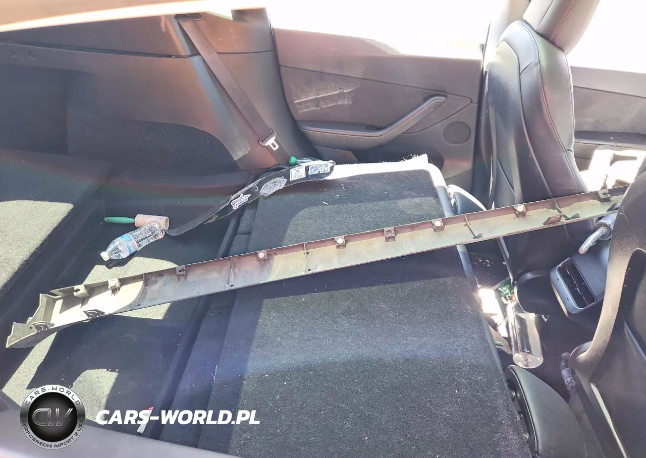 2021 Tesla Model Y VIN:5YJYGDEE4MF080548 - 10