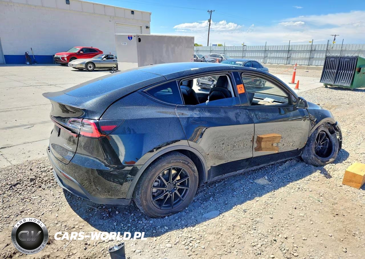 2021 Tesla Model Y VIN:5YJYGDEE4MF080548 - 3