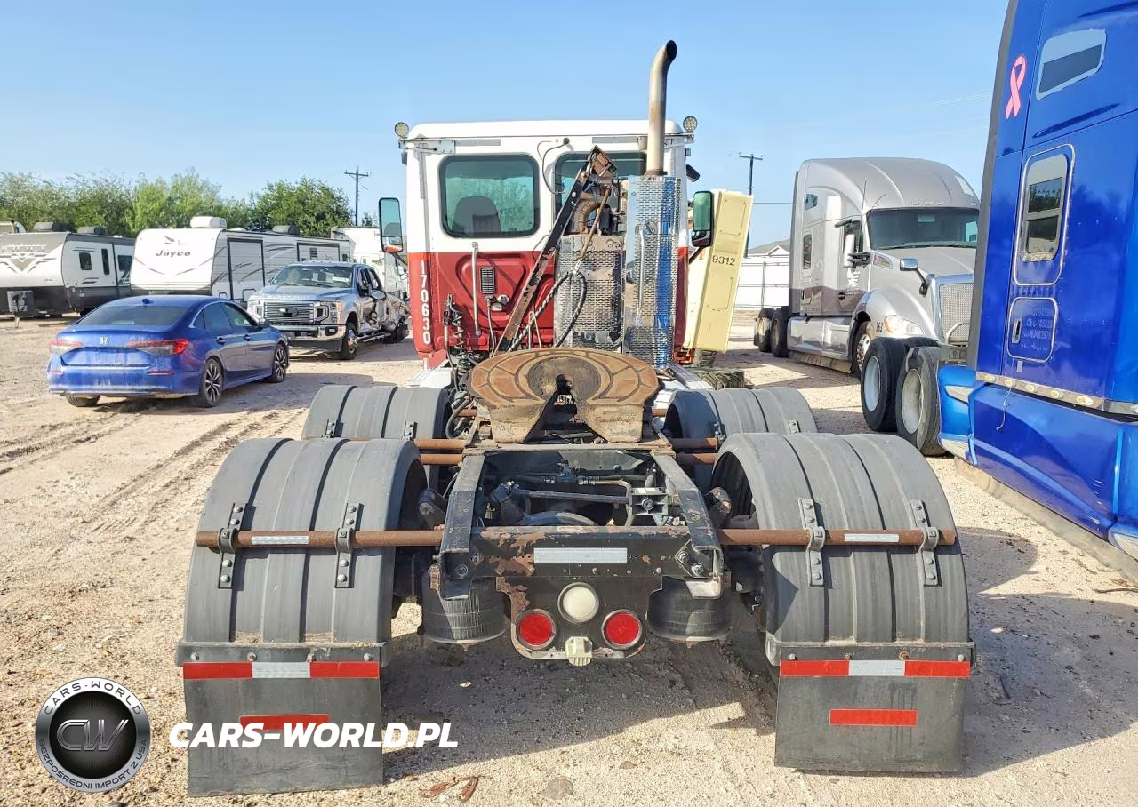 2012 Freightliner Cascadia Semi Truck VIN:1FUJGBDV6CLBE4664 - 6