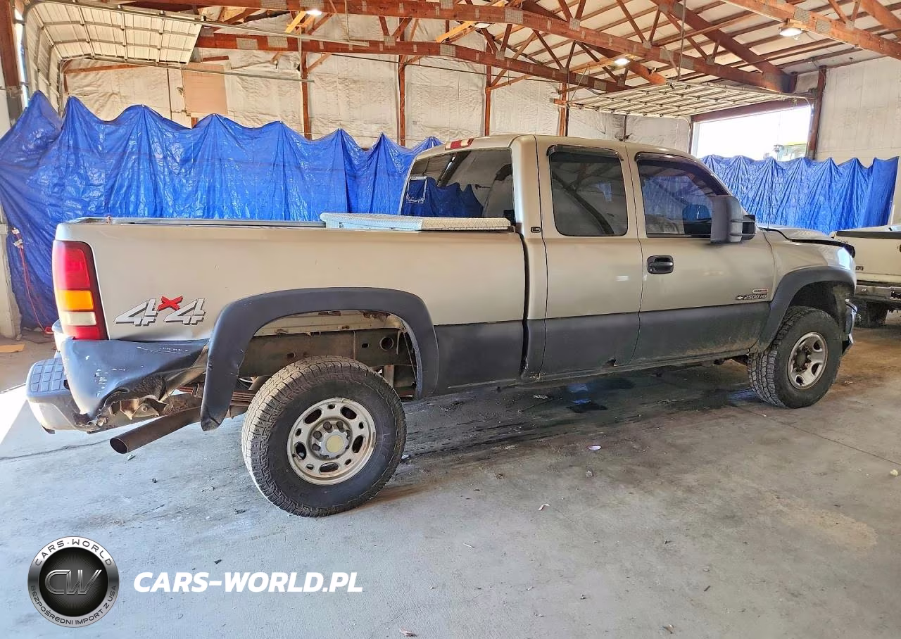 2001 Chevrolet Silverado K2500 Heavy Duty VIN:1GCHK29141E305445 - 3