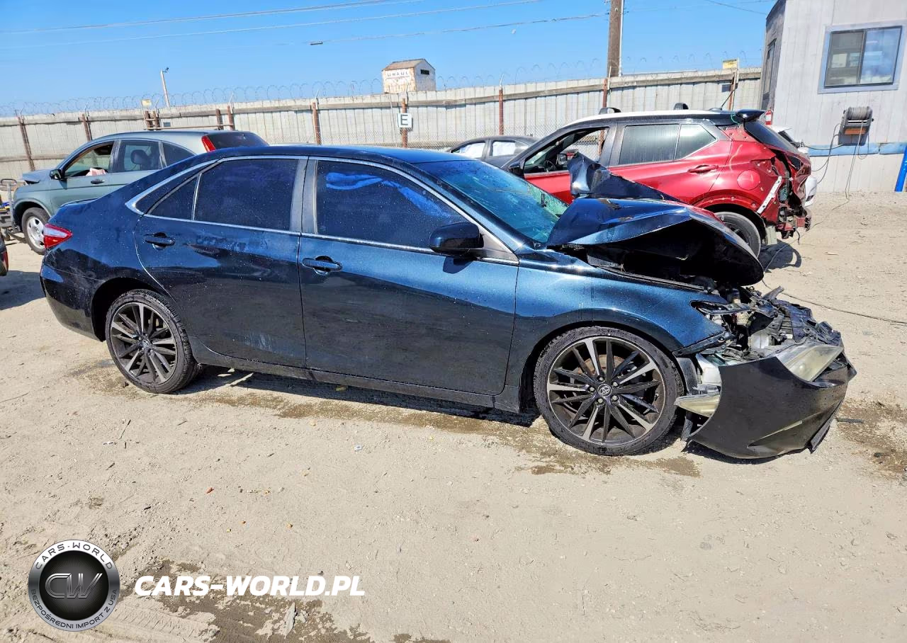 2015 Toyota Camry Se VIN:4T1BF1FK1FU017294 - 4