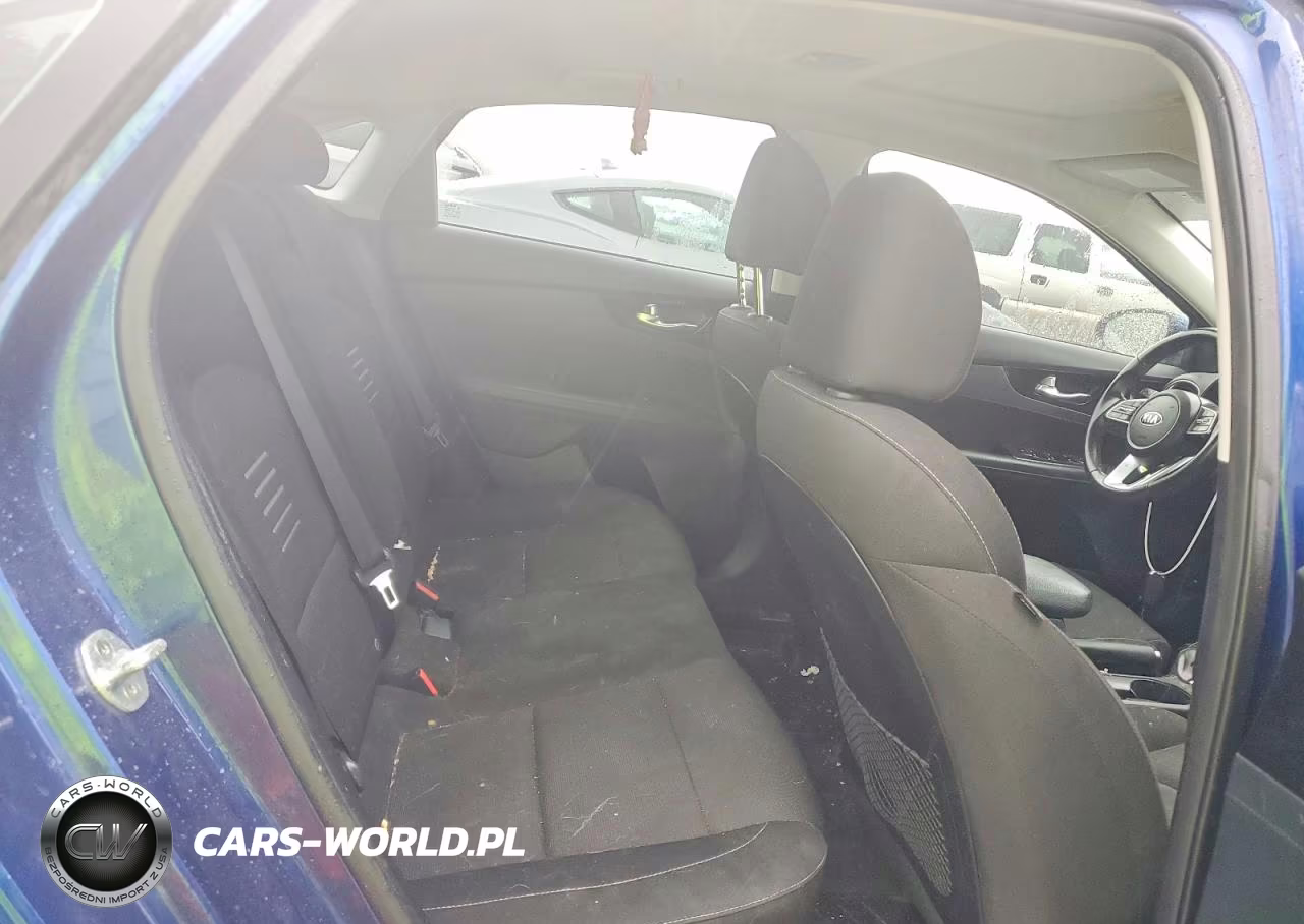 2019 Kia Forte S VIN:3KPF34AD7KE094625 - 10