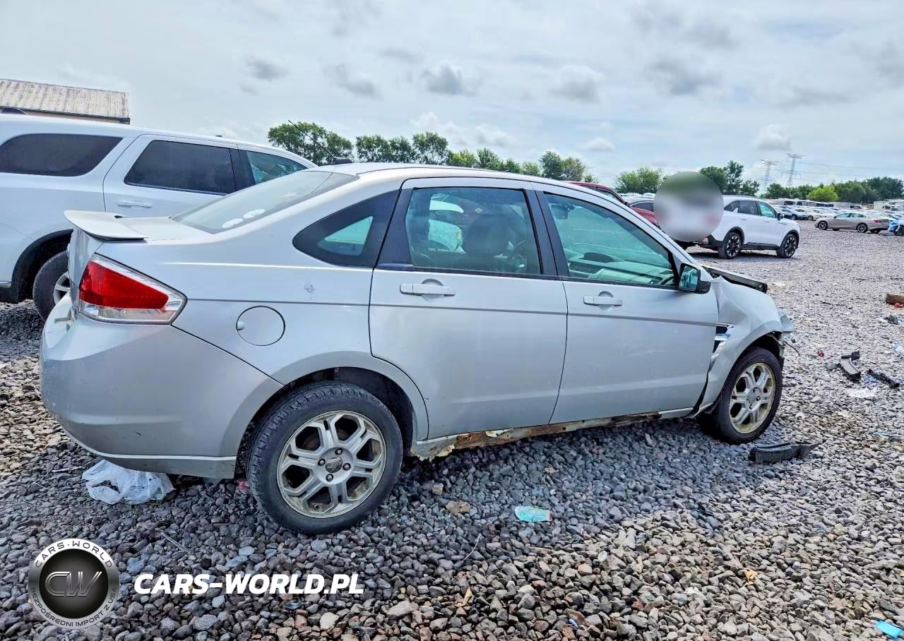 2008 Ford Focus Se VIN:1FAHP35N48W100430 - 3