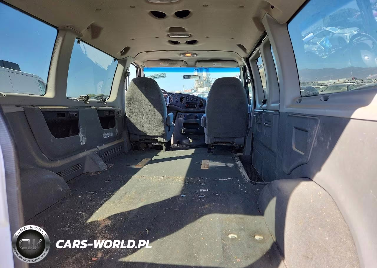 2008 Ford Econoline E350 Super Duty Wagon VIN:1FBNE31L38DB39632 - 10