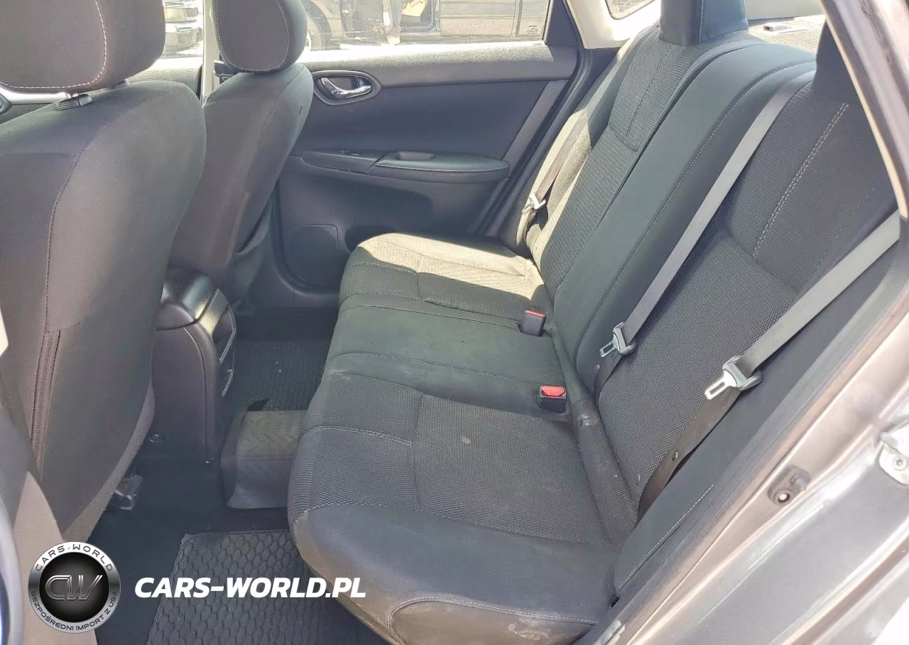 2018 Nissan Sentra S VIN:3N1AB7AP8JY254746 - 10