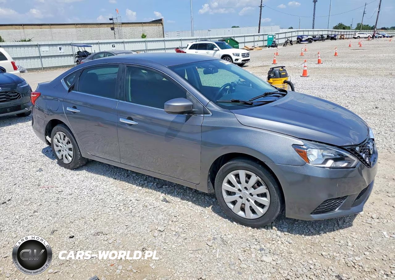 2018 Nissan Sentra S VIN:3N1AB7AP8JY254746 - 4